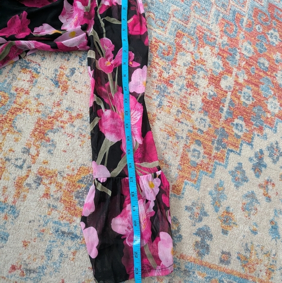 International Concepts Women's Large Femme Blooming Iris Blouse Black Pink - Picture 12 of 12